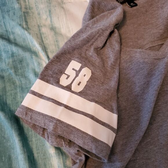 Cute juniors short sleeve t-shirt medium - Picture 4 of 6